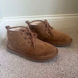 UGG Women’s Neumel Chukka Boot Chestnut Suede Lace-Up Shearling Boots Size 9